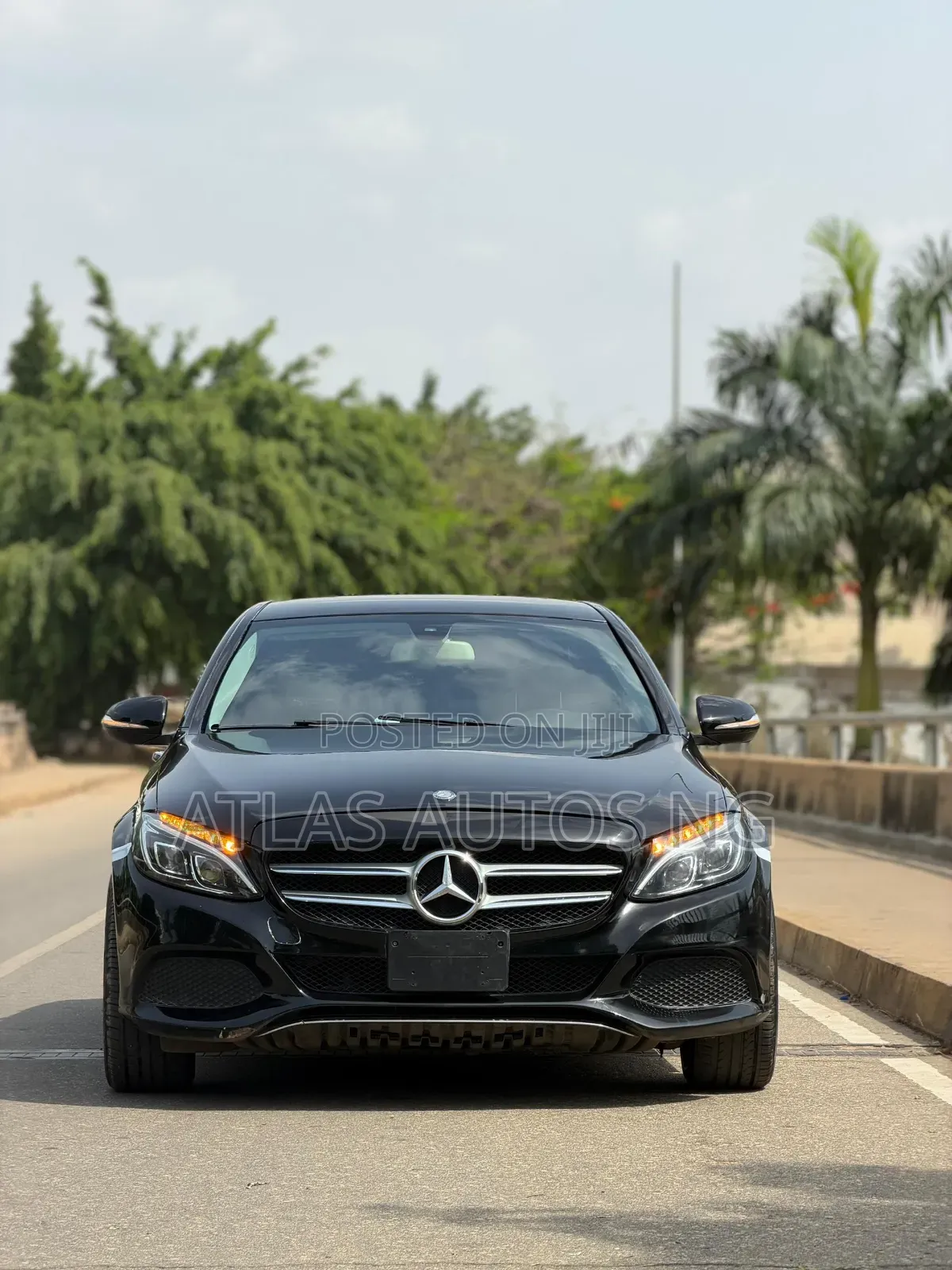 Mercedes-Benz C300 Luxury 4dr AWD 4Matic Sedan (2.0L 4cyl 7A) 2015