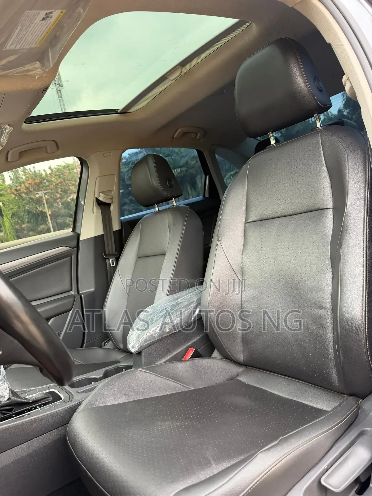 Volkswagen Jetta SEL 4dr Sedan (1.8L 4cyl Turbo 6A) 2015 Gray