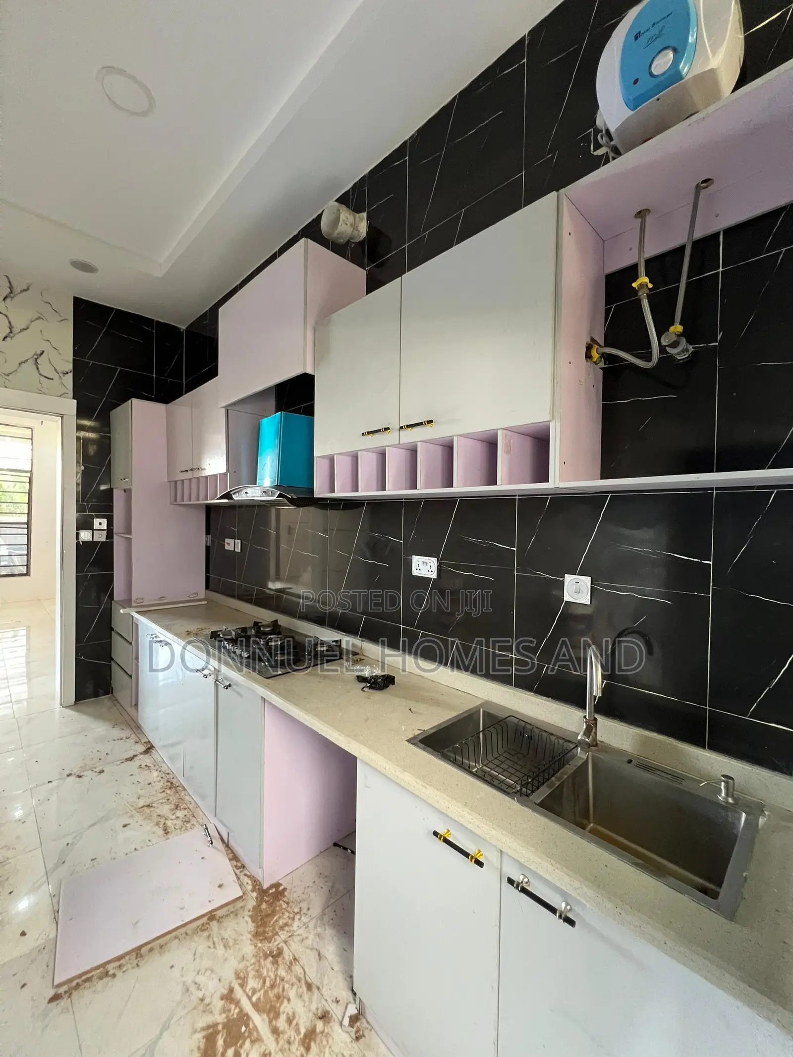 4bdrm Townhouse / Terrace in Lekki Expressway for rent