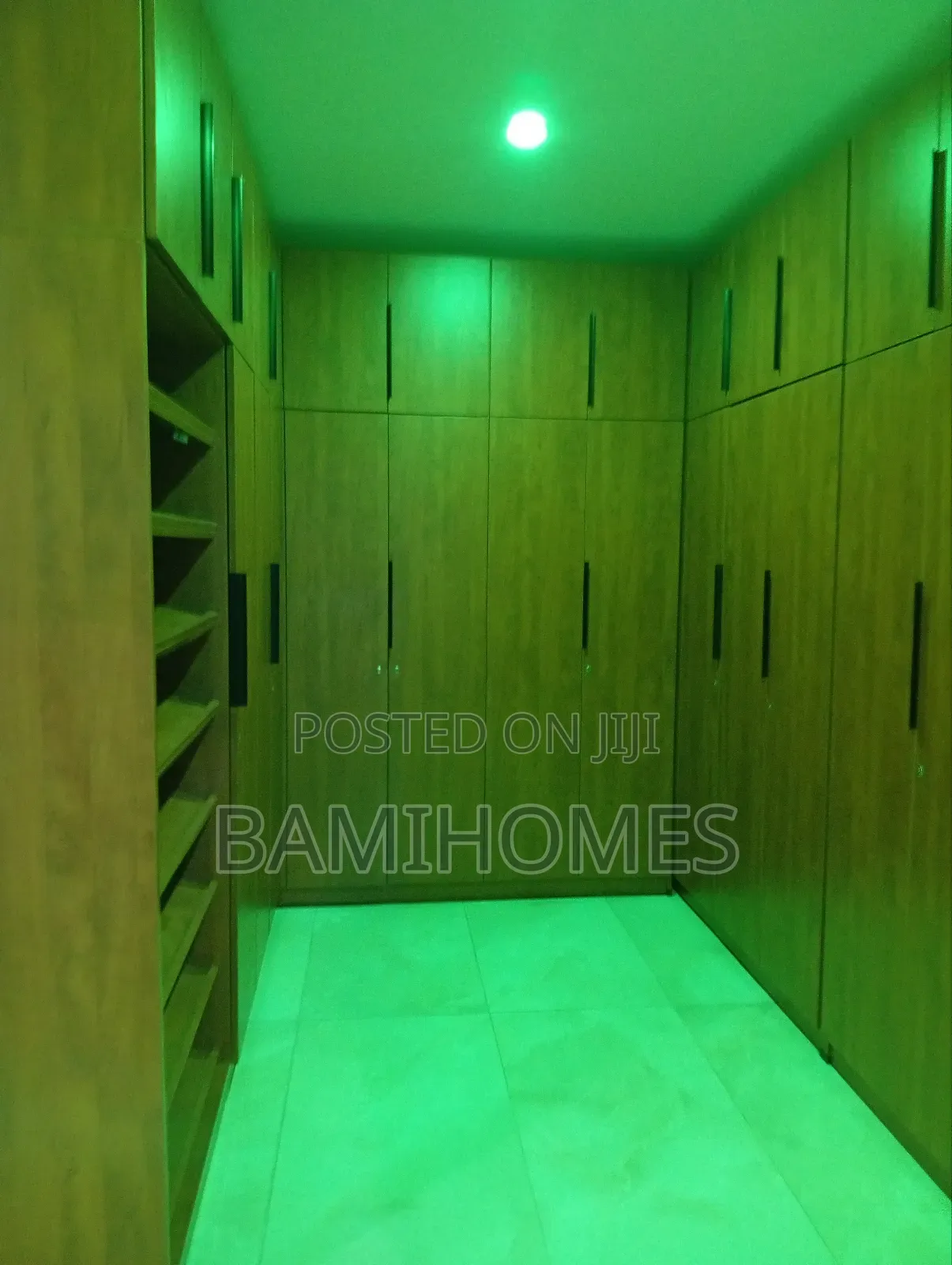 Expert Wardrobe Closet Construction and Repairs