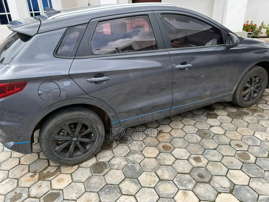 BYD E2 35 kWh 94 hp FWD 2022 Gray
