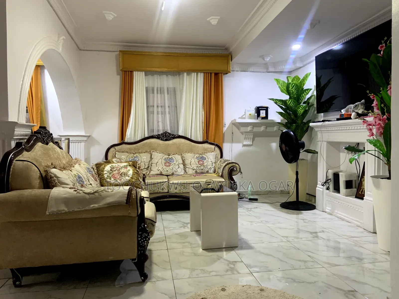 Charming 3-bedroom Duplex: Your Home Away From Home!