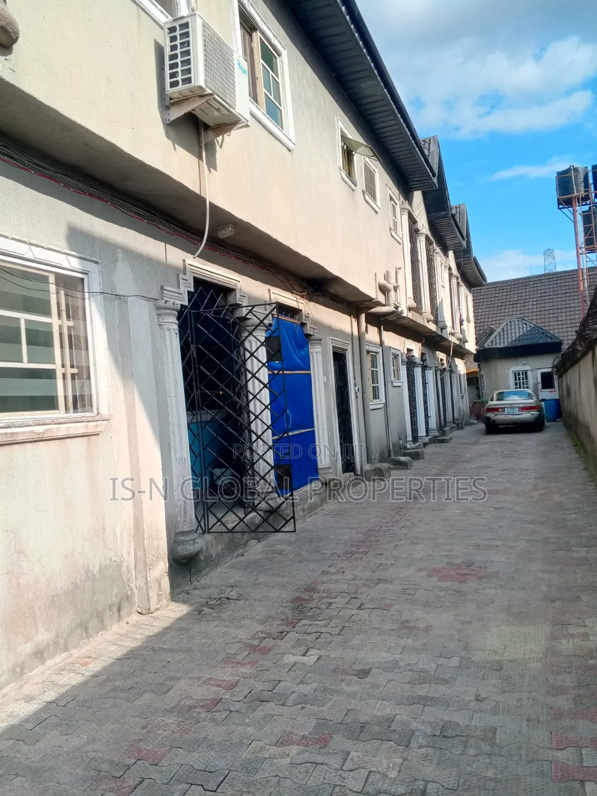 2bdrm Block of Flats in Warri for sale