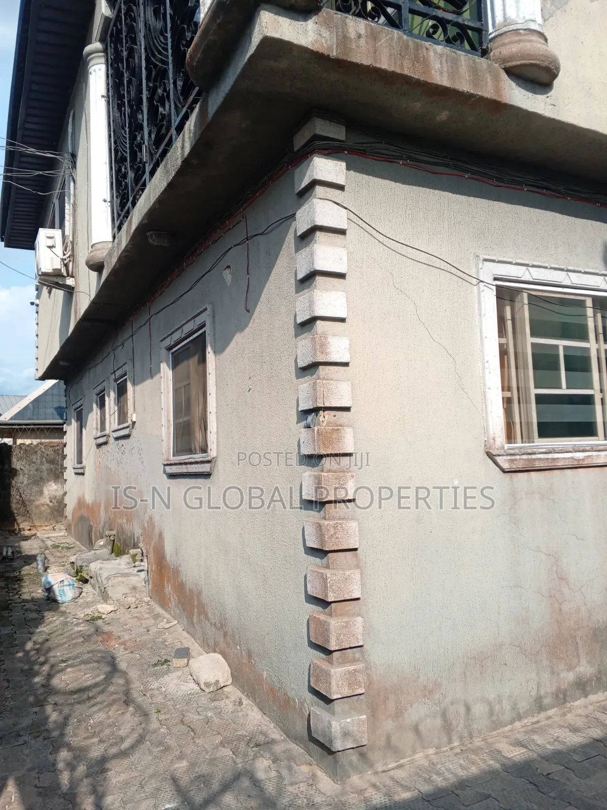 2bdrm Block of Flats in Warri for sale