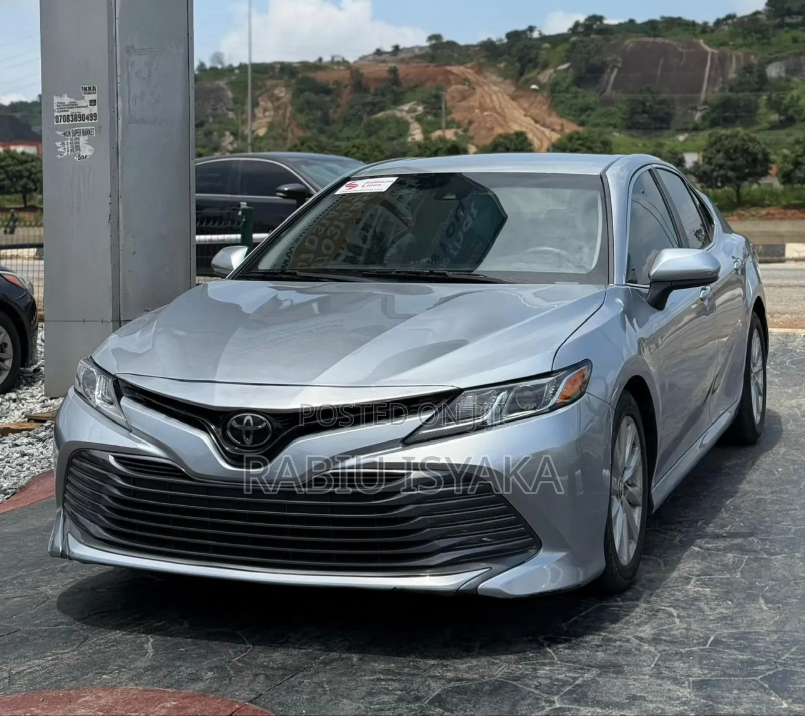 Toyota Camry 2018 Silver
