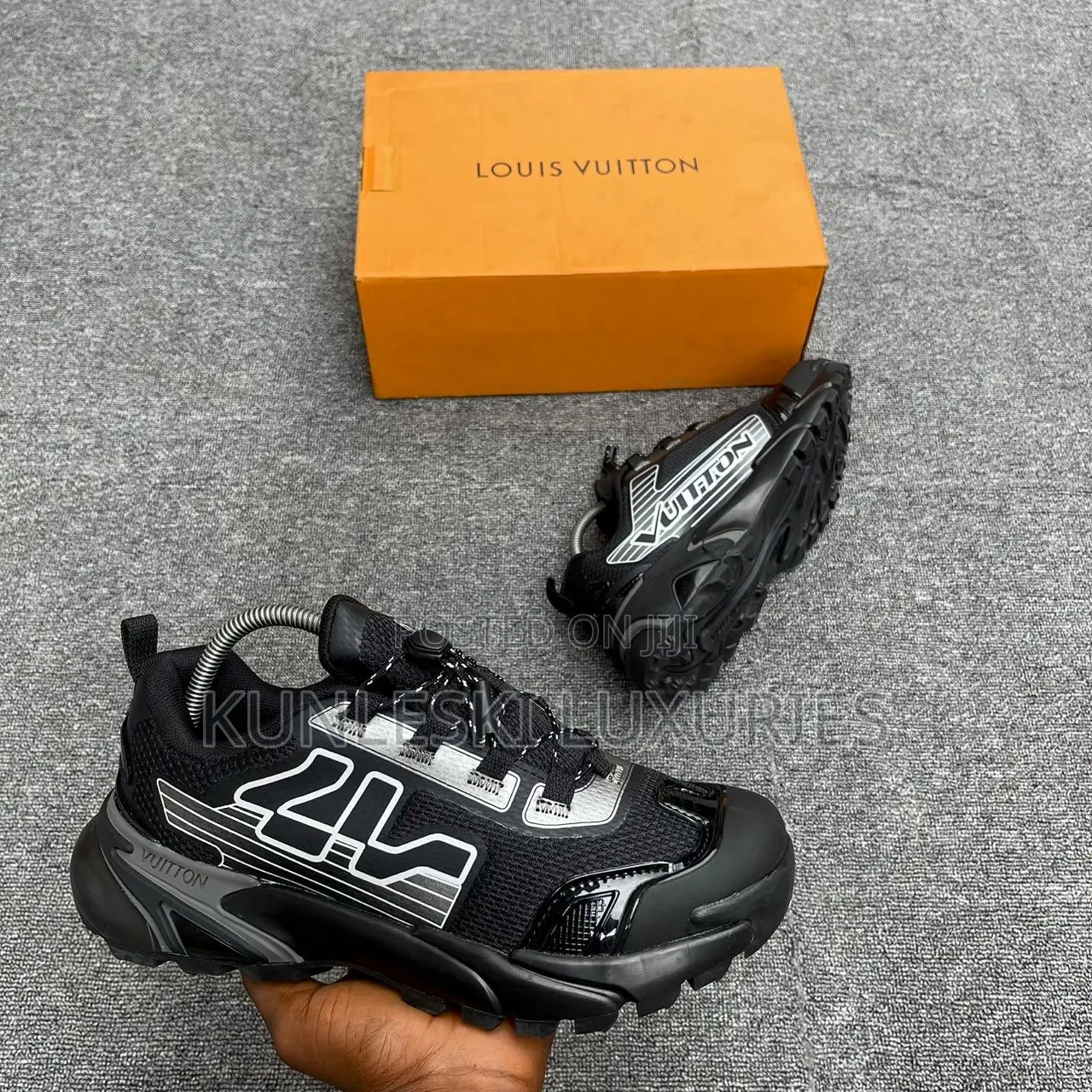 Original Louis Vuitton Runner Tatic Sneakers in 3 Colors