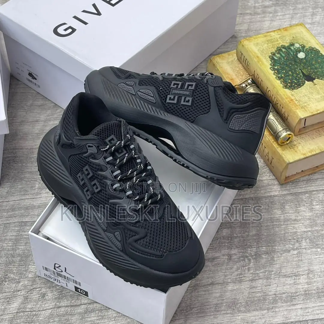 High Quality Givenchy Luxury Black Sneakers