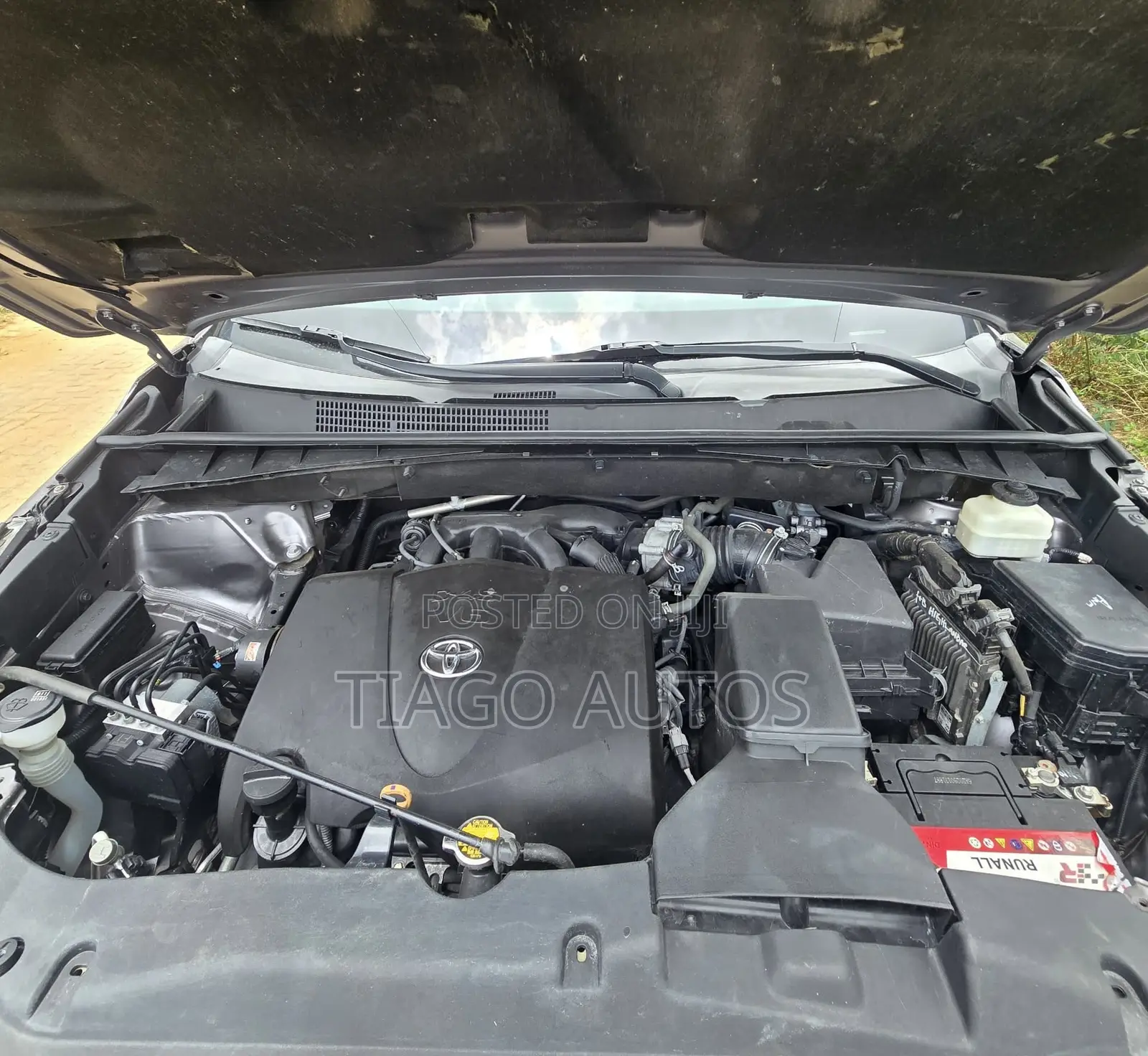 Toyota Highlander XLE 4x4 V6 (3.5L 6cyl 8A) 2017 Gray
