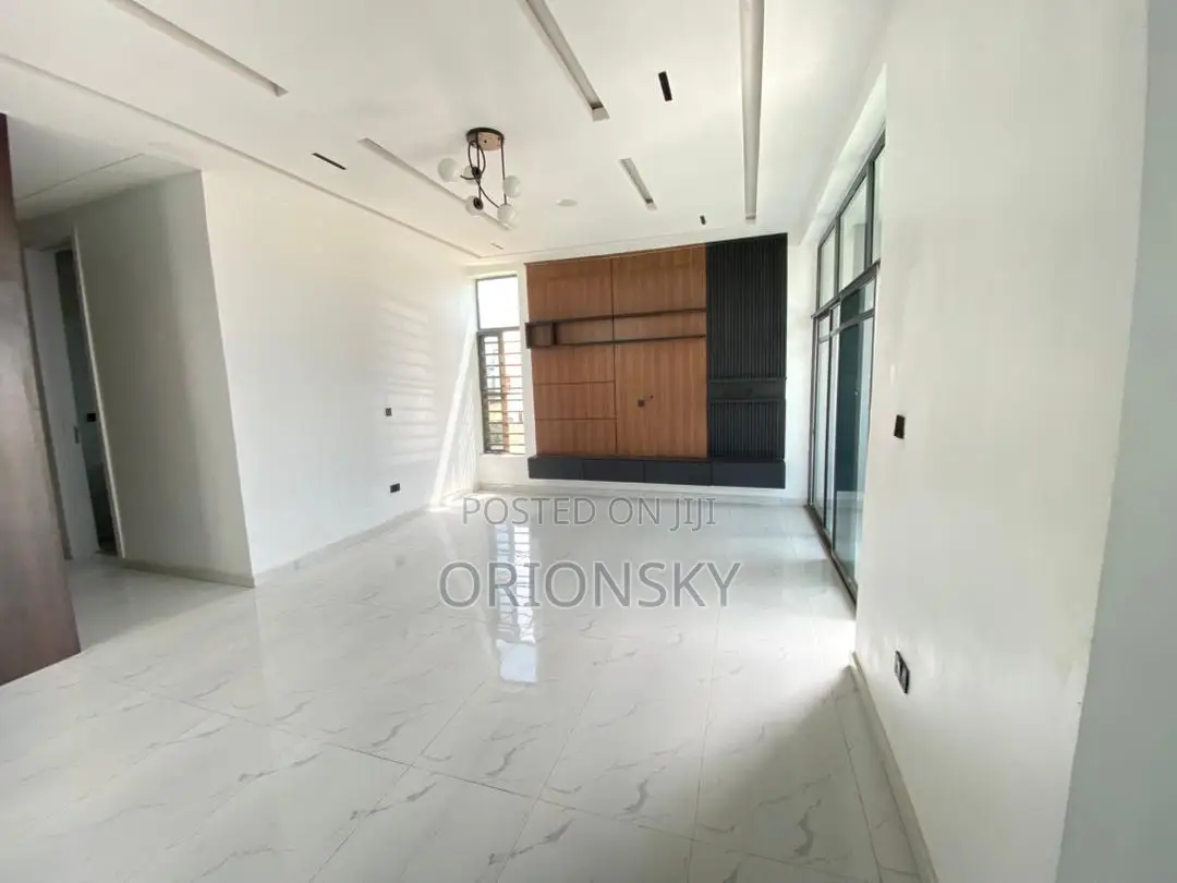 5bdrm Duplex in Orchid, Chevron for sale