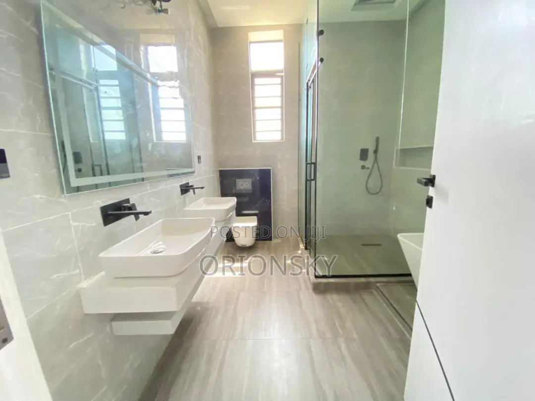 5bdrm Duplex in Orchid, Chevron for sale