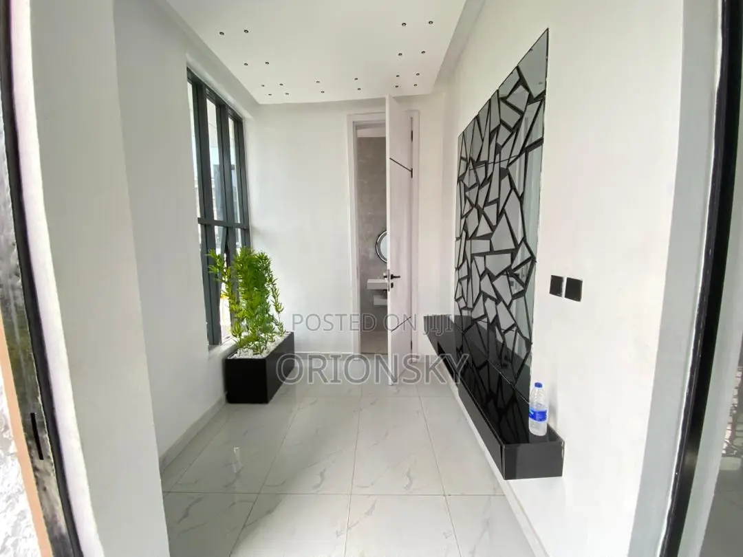 5bdrm Duplex in Orchid, Chevron for sale