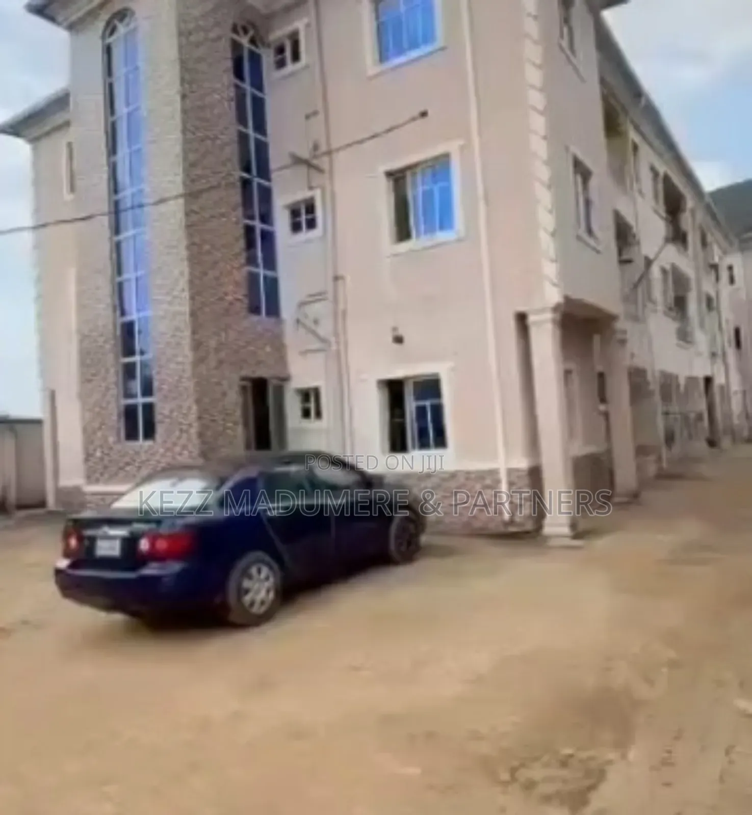 12bdrm Block of Flats in Orji Owerri Imo for sale