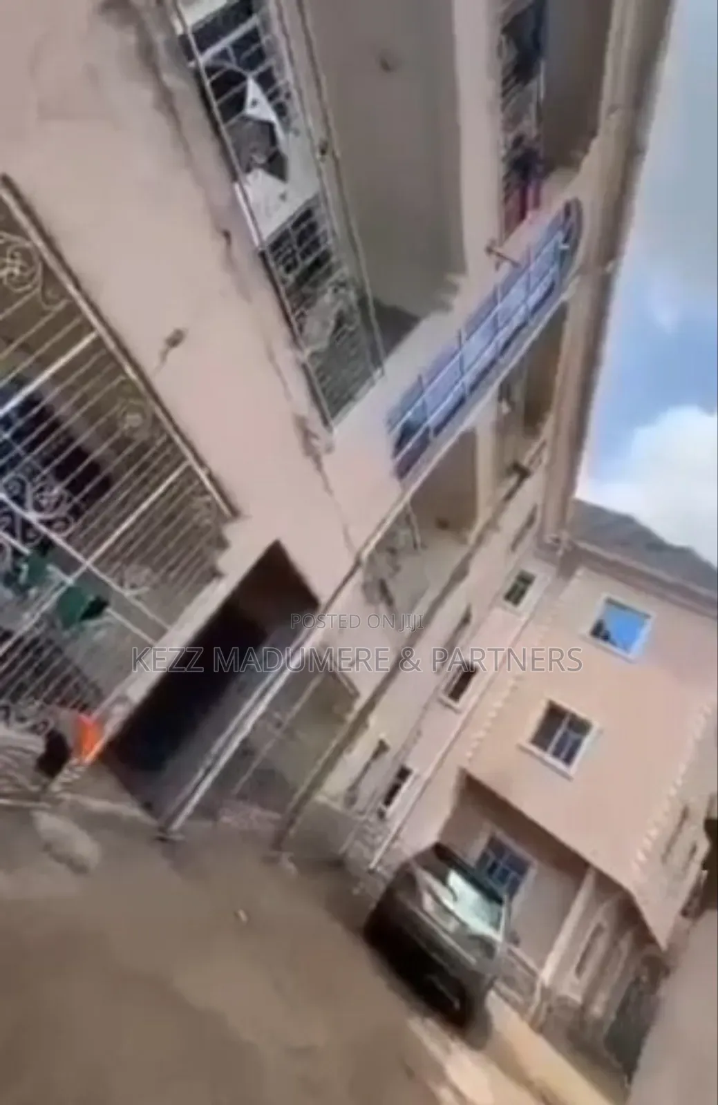 12bdrm Block of Flats in Orji Owerri Imo for sale