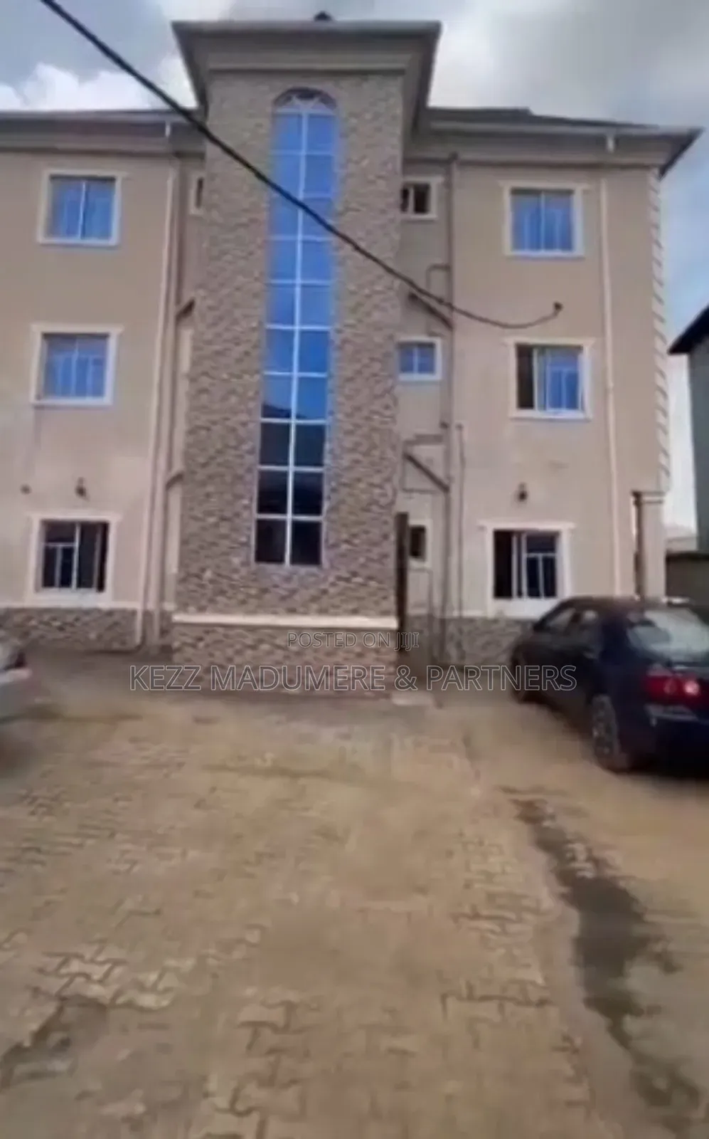 12bdrm Block of Flats in Orji Owerri Imo for sale