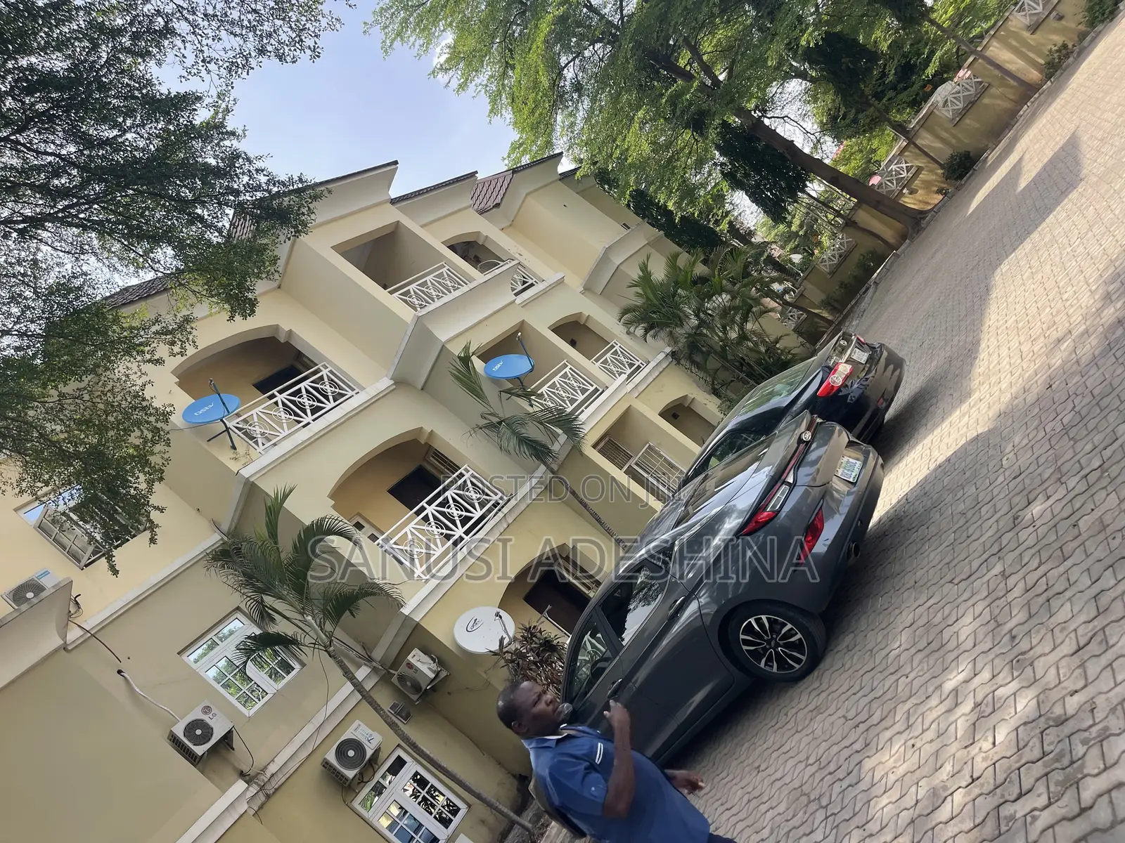 3bdrm Block of Flats in Utako Main,Fct Abuja for sale