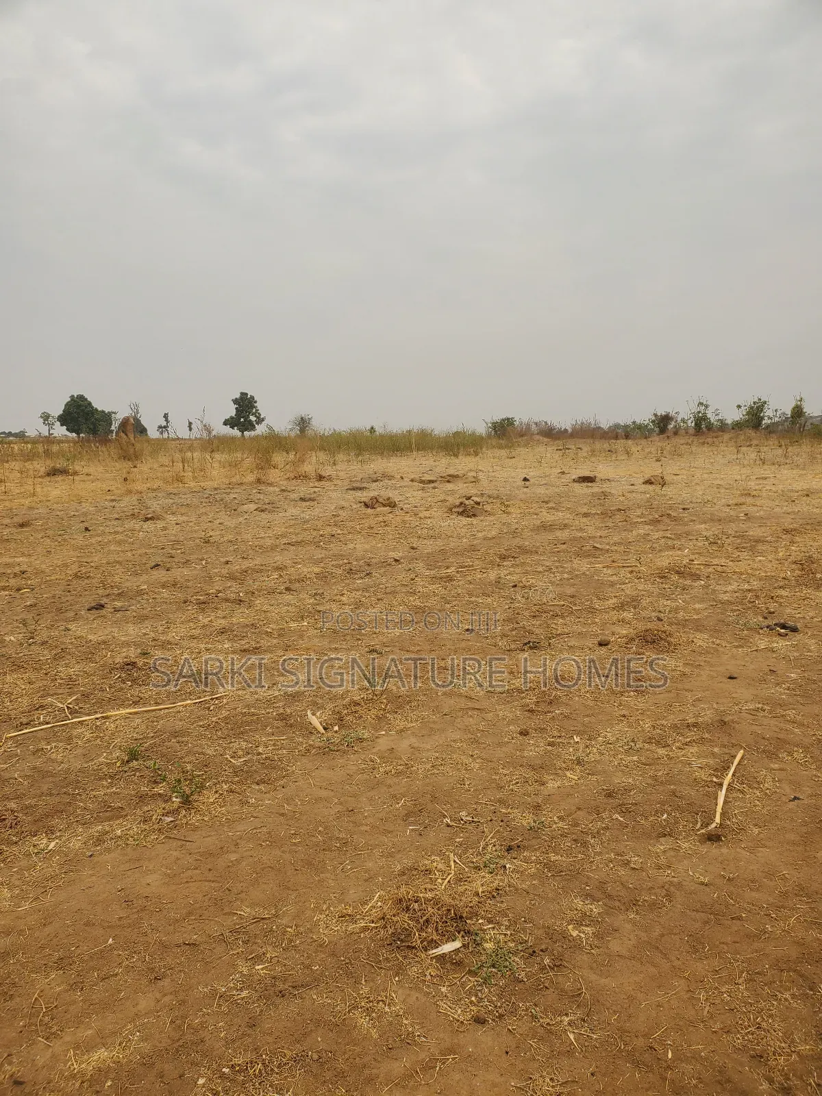 Perfect Mixed Use Land Just by the Road.