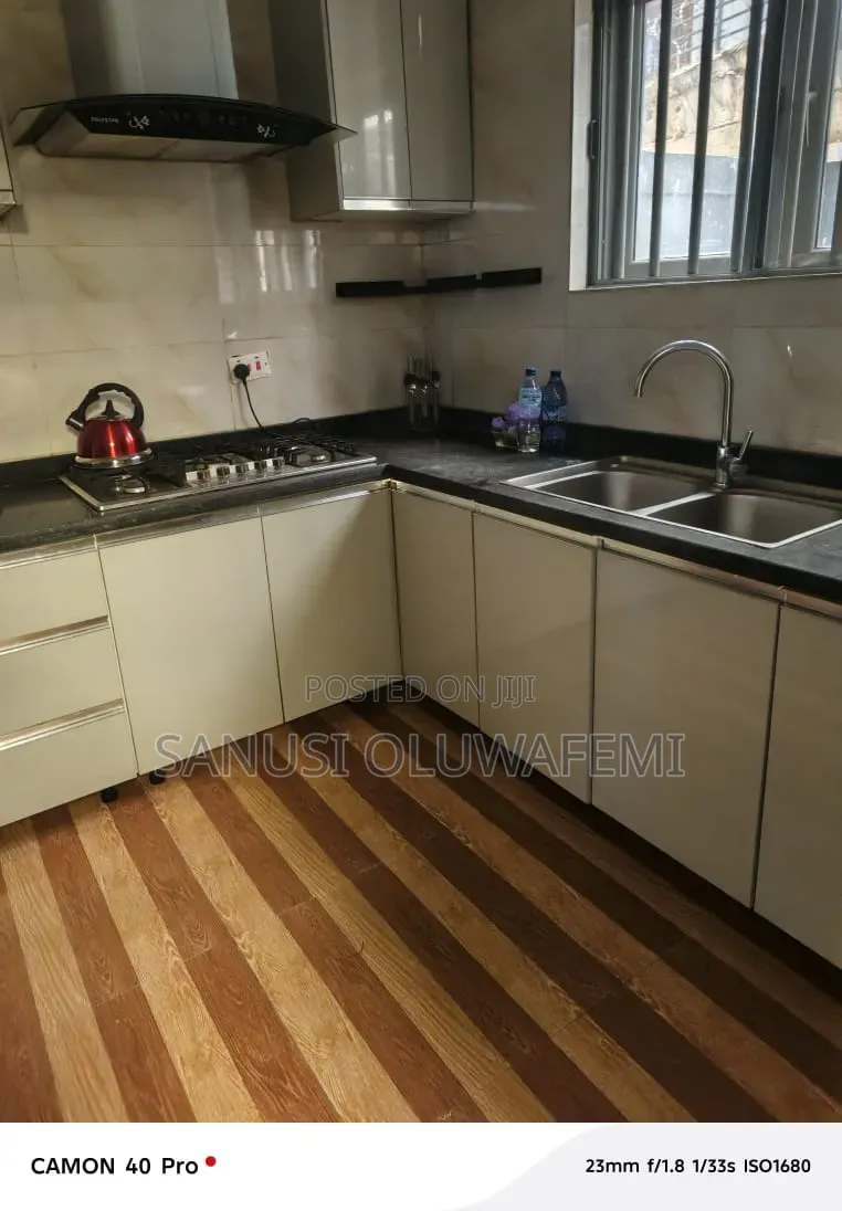 3bdrm Block of Flats in Ikeja GRA for sale