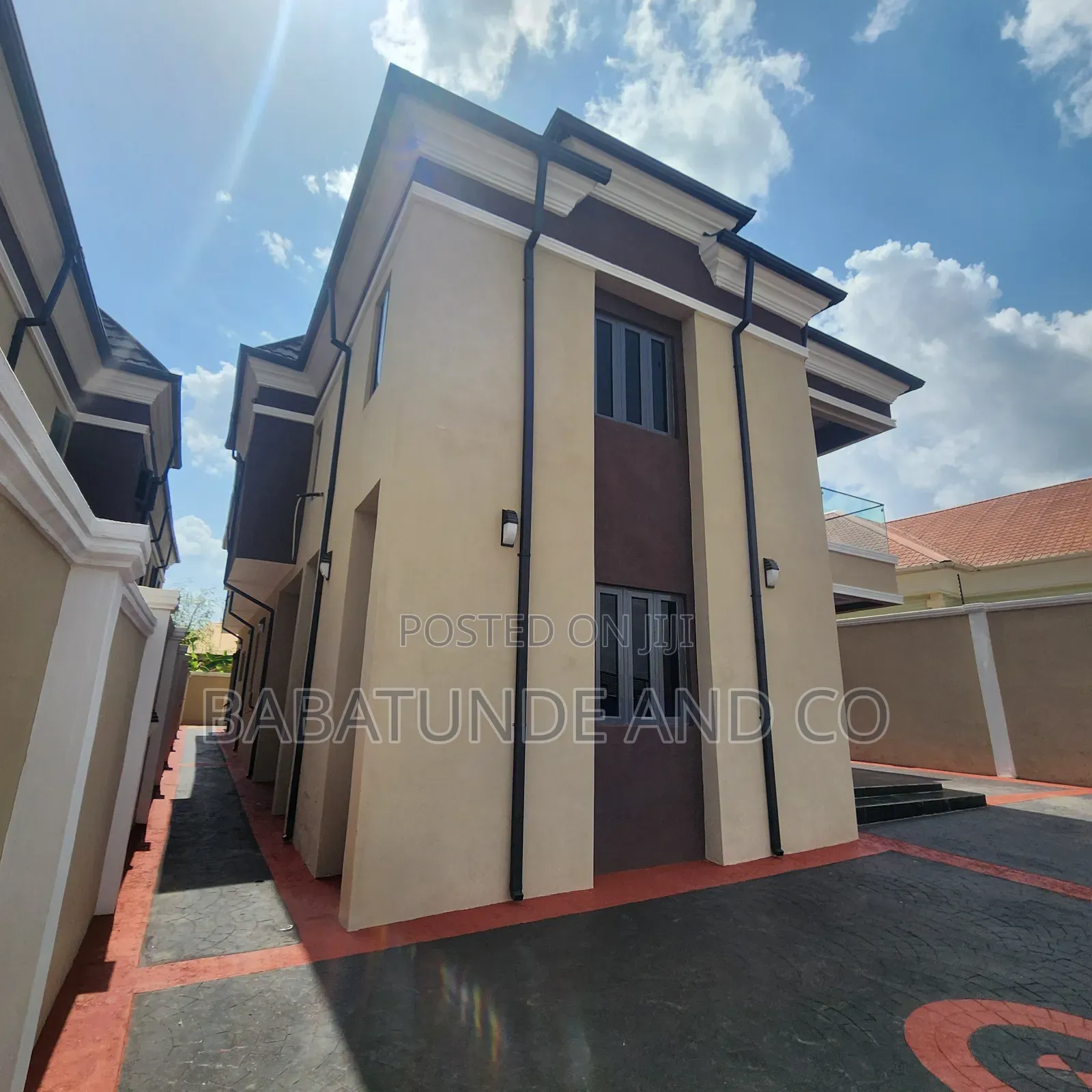 5bdrm Duplex in Oluyole Extension for sale