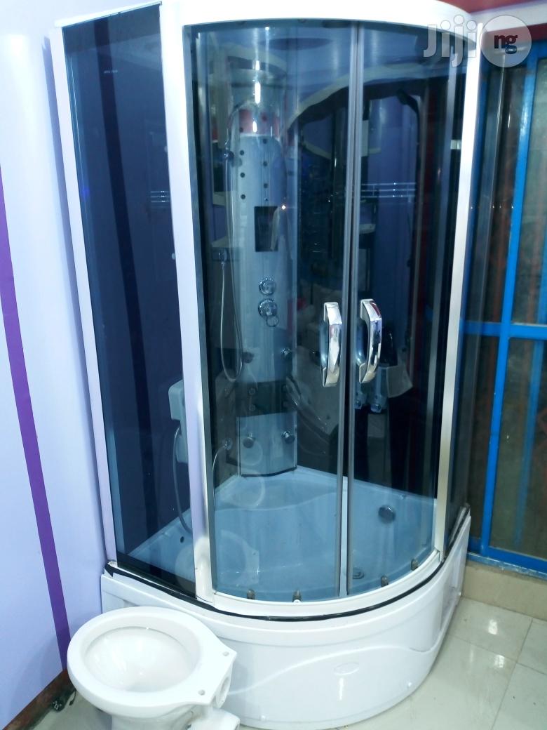 100cm X 100cm Shower Room