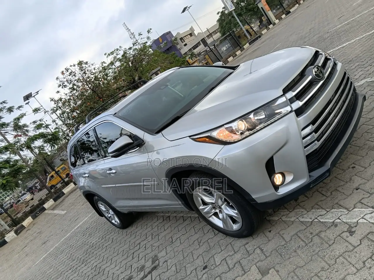 Toyota Highlander Limited 4x4 V6 (3.5L 6cyl 8A) 2018 Silver