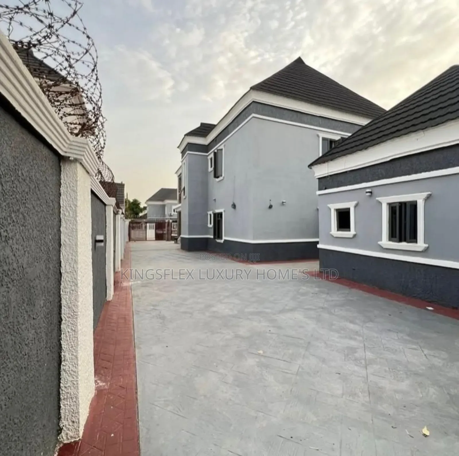 4bdrm Duplex in Supercell. Estate, Apo District for sale