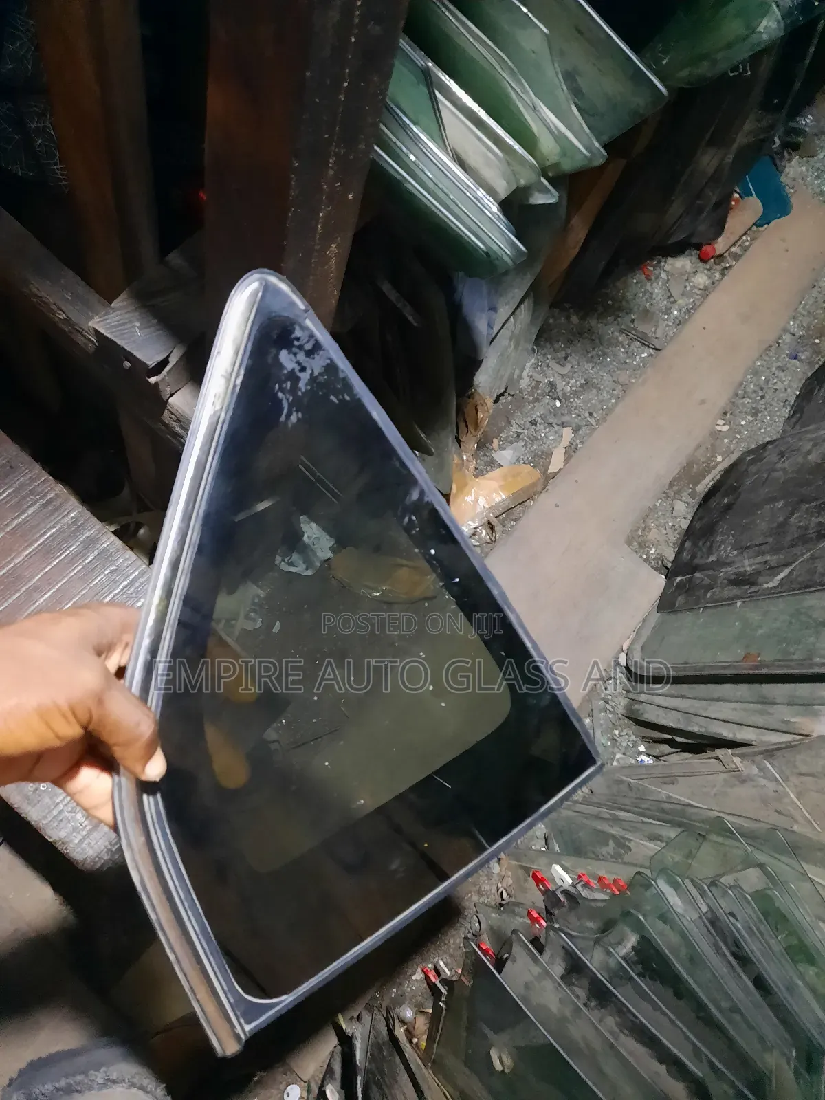 Complete Last Vent Glass for Toyota Rav 4 2014 Model Available Now