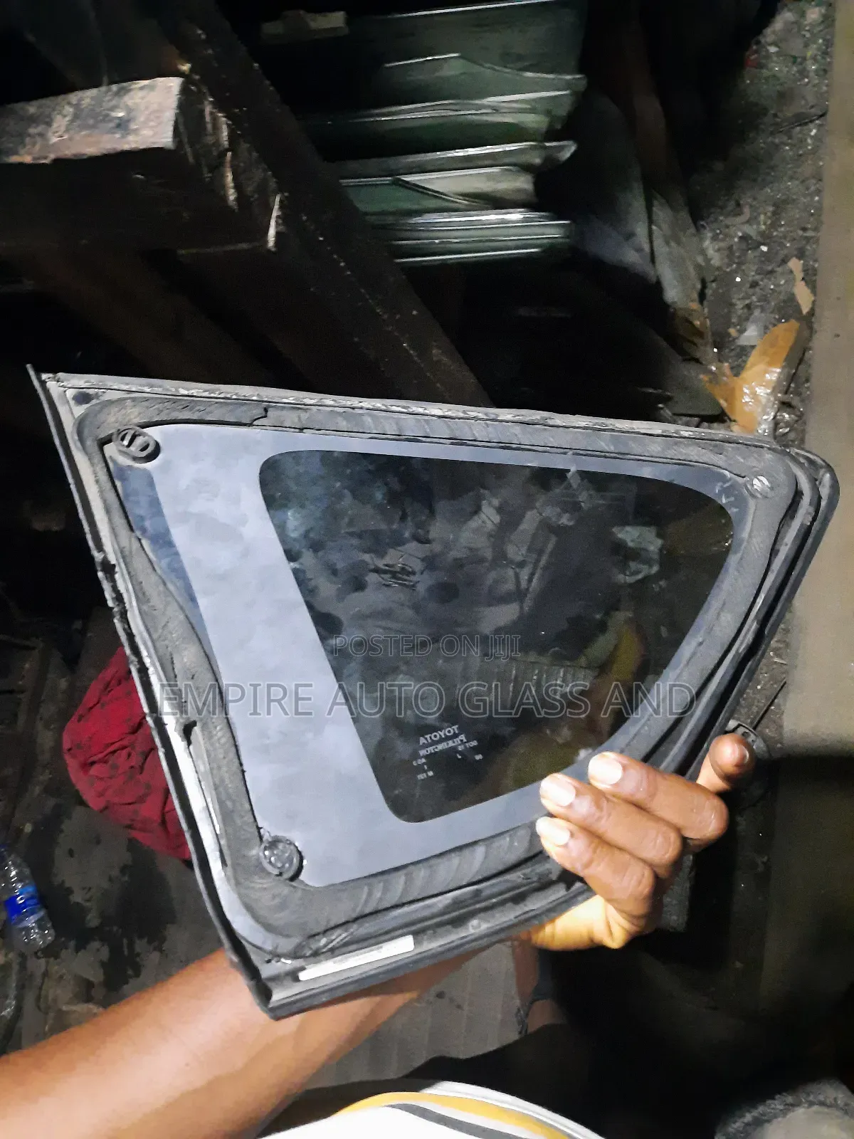 Complete Last Vent Glass for Toyota Rav 4 2014 Model Available Now