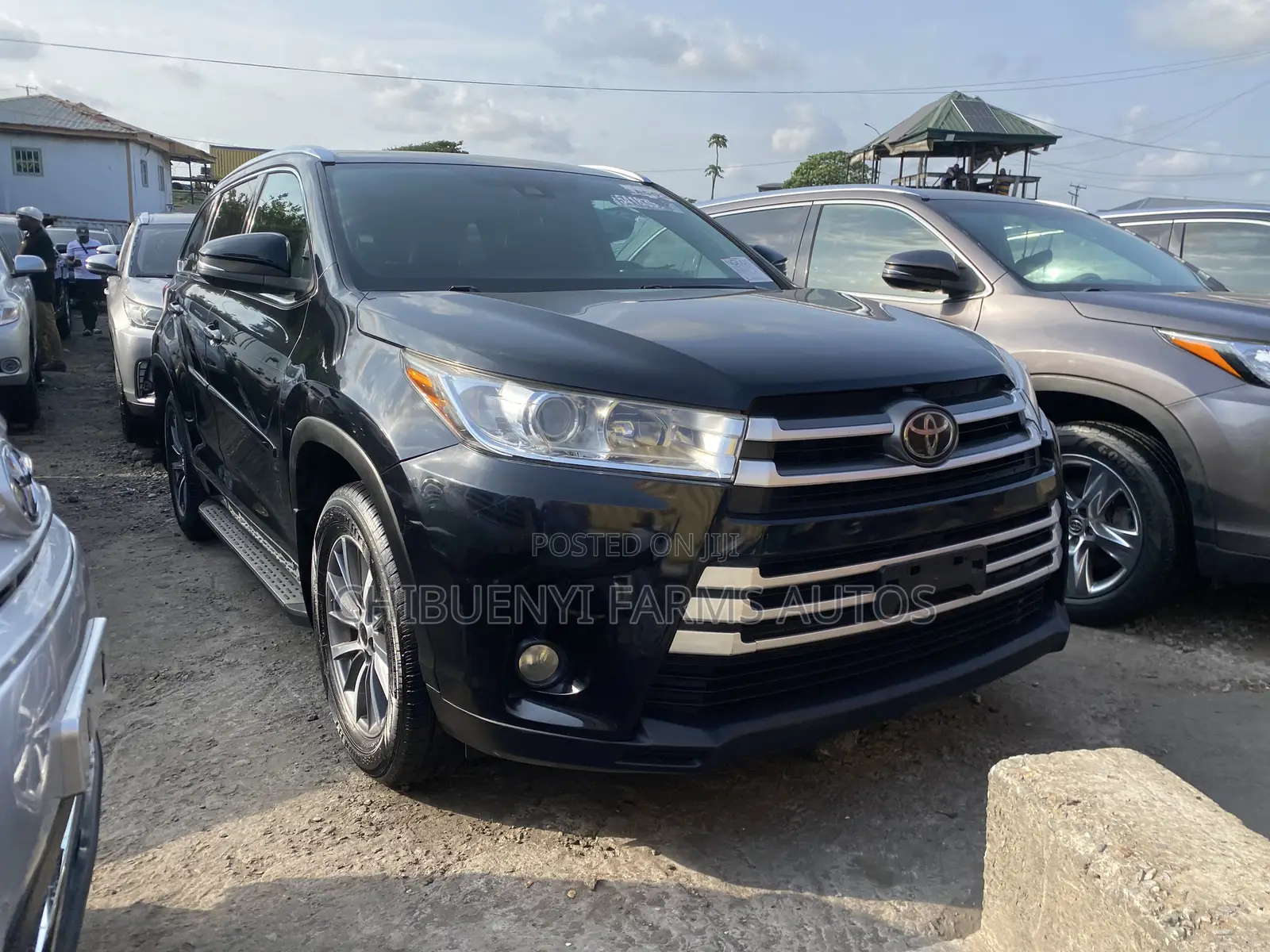Toyota Highlander XLE 4x2 V6 (3.5L 6cyl 8A) 2018 Black