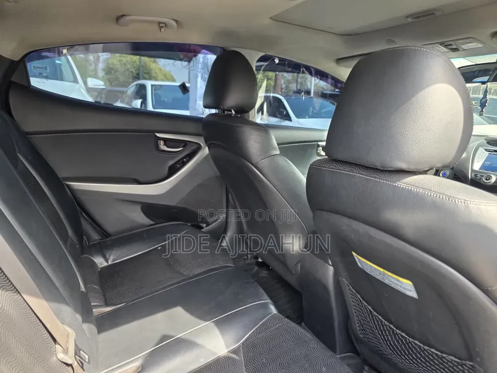 Hyundai Elantra 2011 Silver