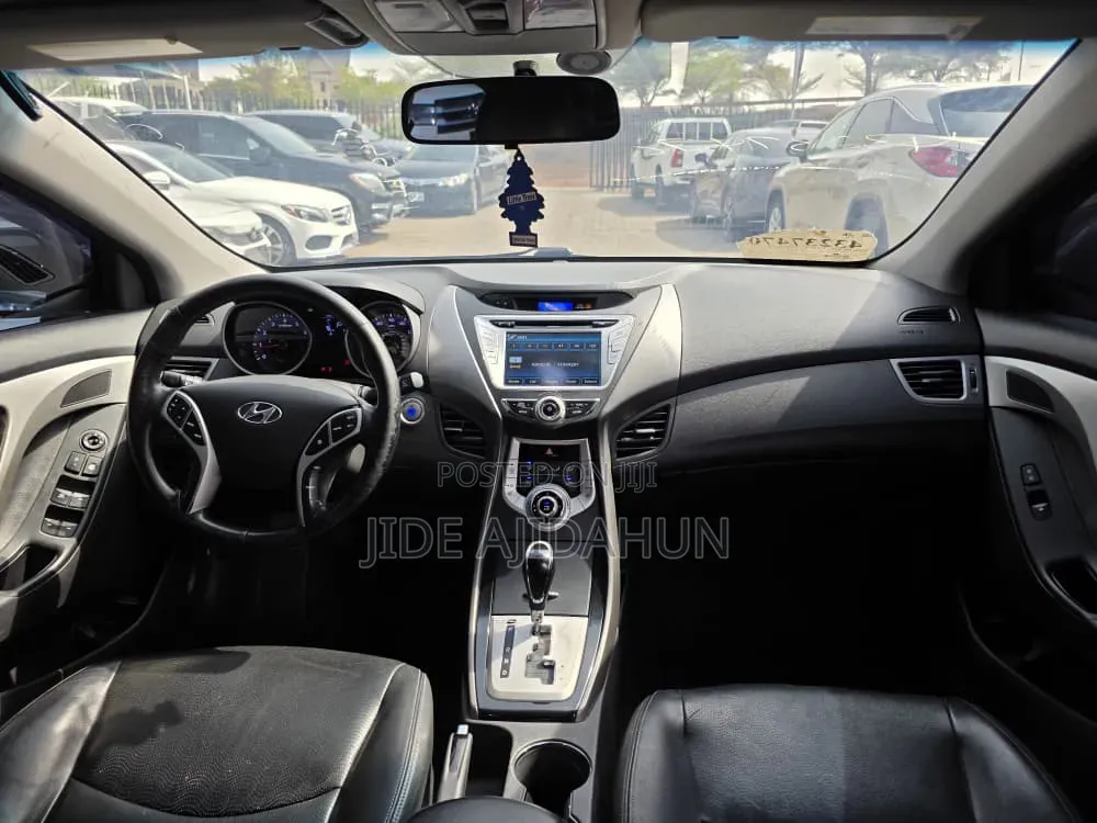 Hyundai Elantra 2011 Silver