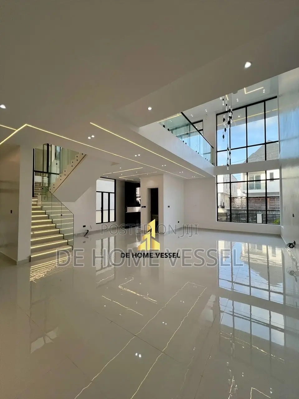 5bdrm Duplex in Ikota for sale