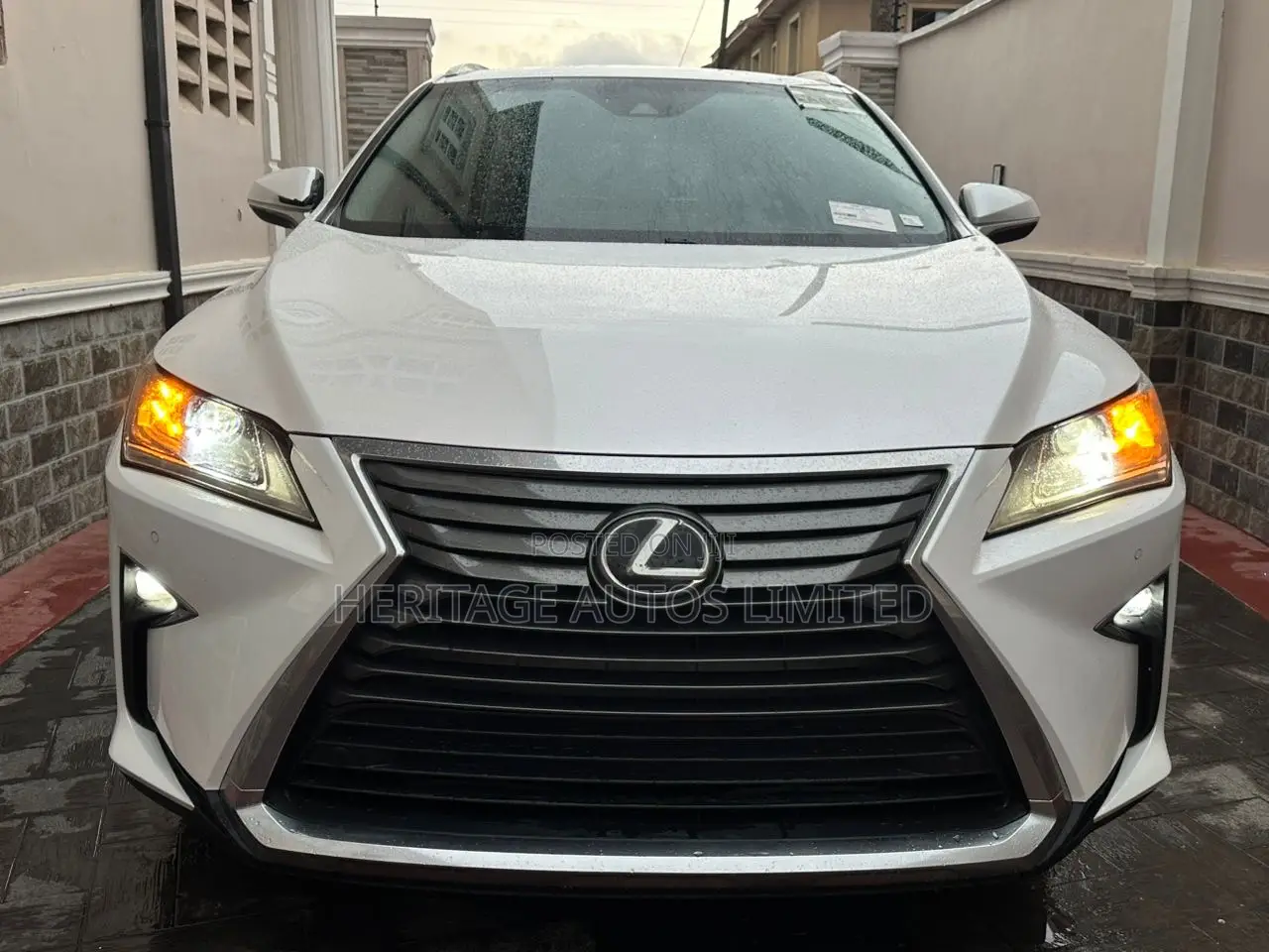 Lexus RX 350 FWD 2017 White