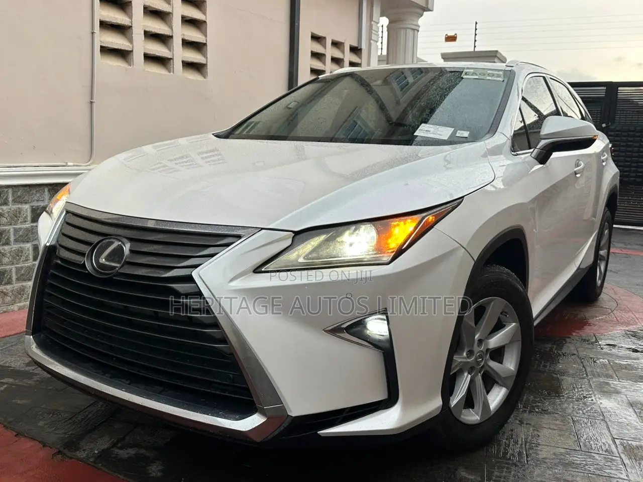 Lexus RX 350 FWD 2017 White