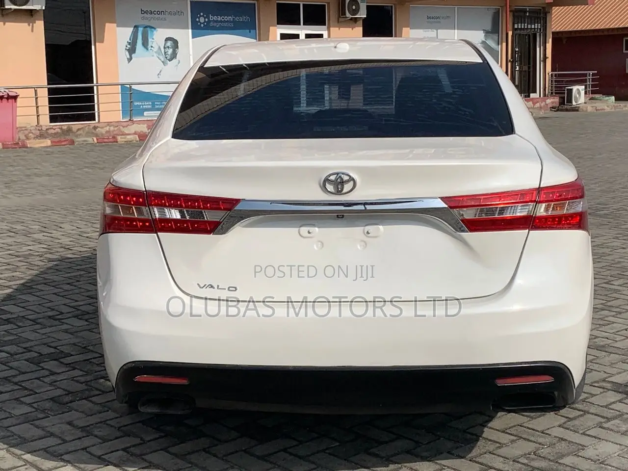Toyota Avalon XLE 4dr Sedan (3.5L 6cyl 6A) 2015 White