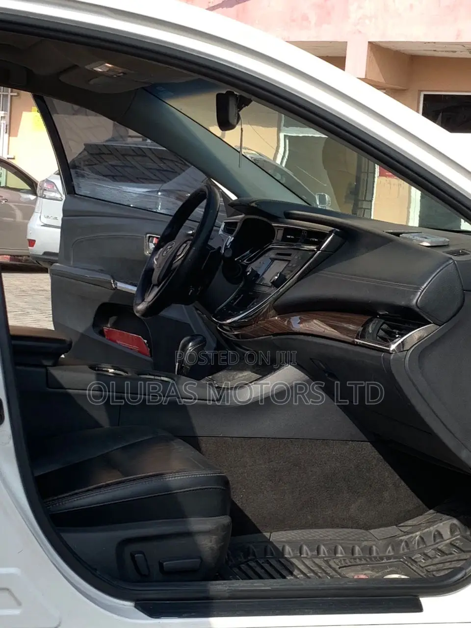 Toyota Avalon XLE 4dr Sedan (3.5L 6cyl 6A) 2015 White