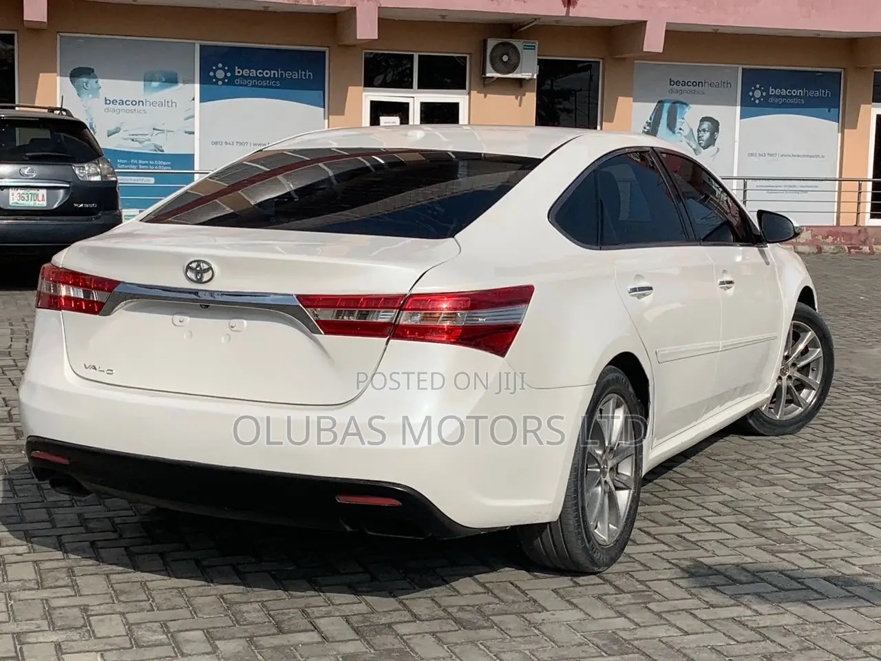 Toyota Avalon XLE 4dr Sedan (3.5L 6cyl 6A) 2015 White