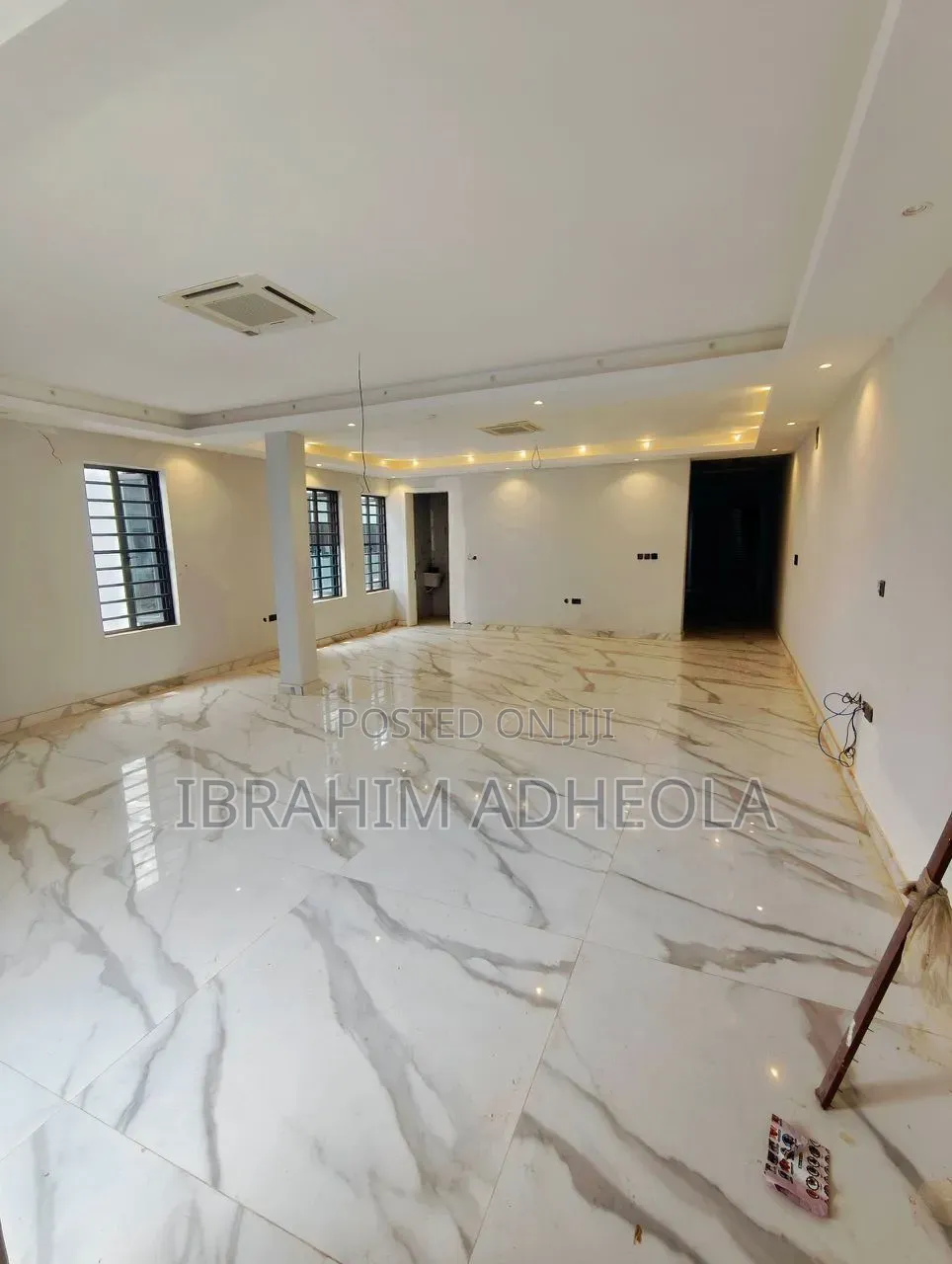 5bdrm Duplex in Ikeja Gra for sale