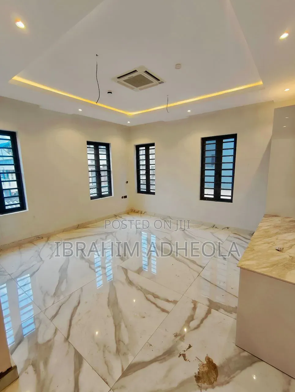 5bdrm Duplex in Ikeja Gra for sale