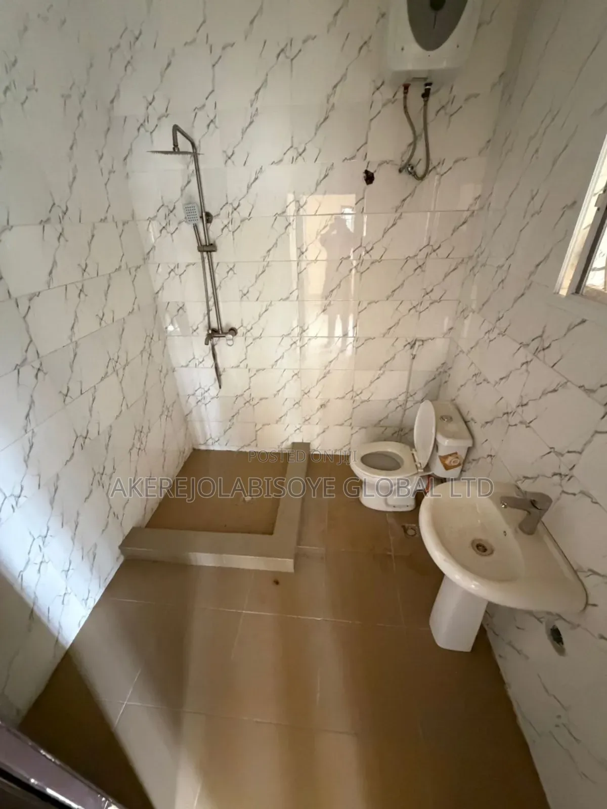 5bdrm Duplex in Lifecamp , Abuja for sale
