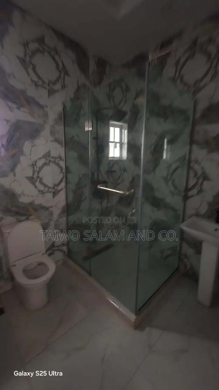 4bdrm Duplex in Akobo for sale