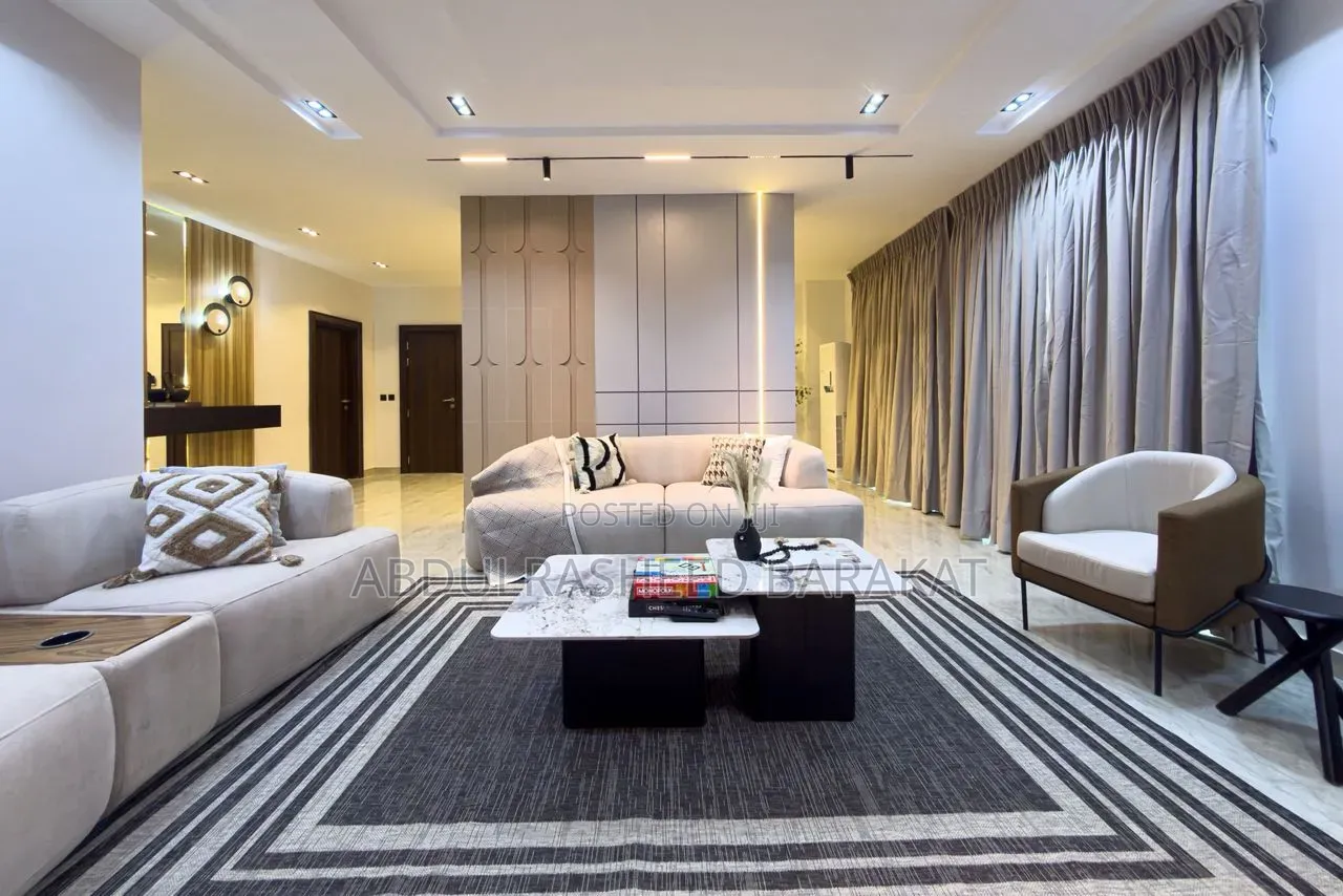 Luxury 4bedroom Smart Home With Pool, Gym, Board Games and Ps5