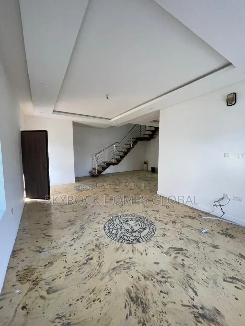 3 Bedroom Maisonette
