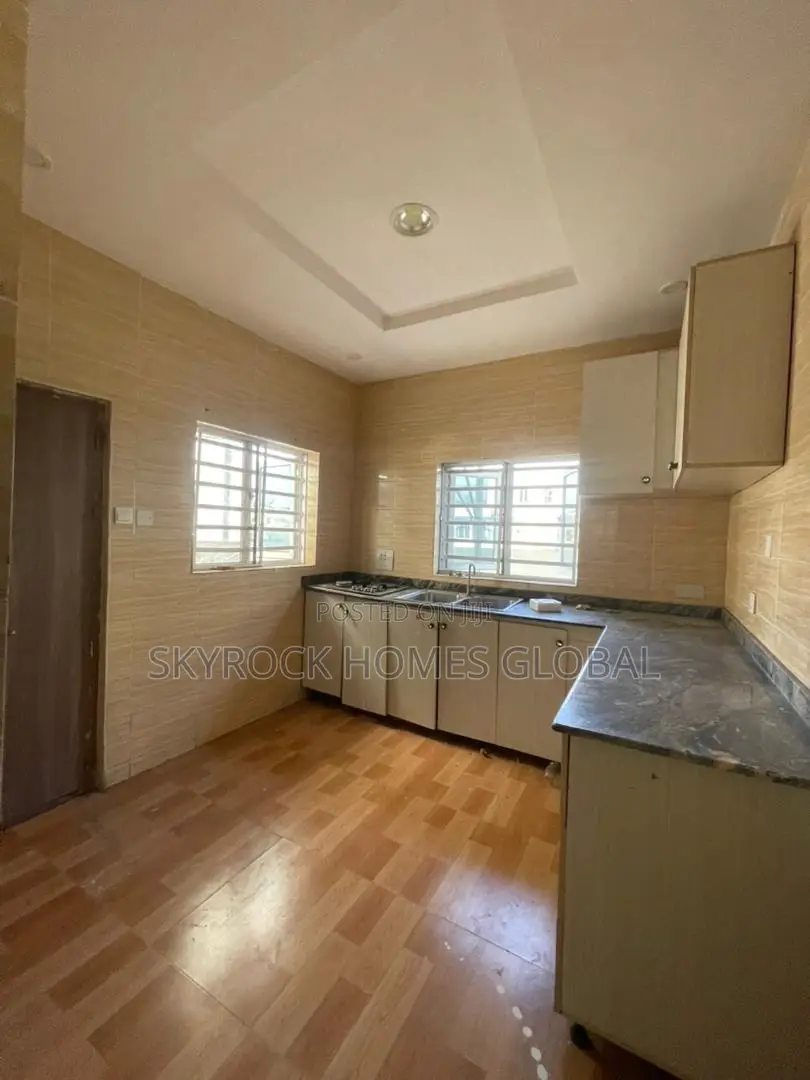 3 Bedroom Maisonette