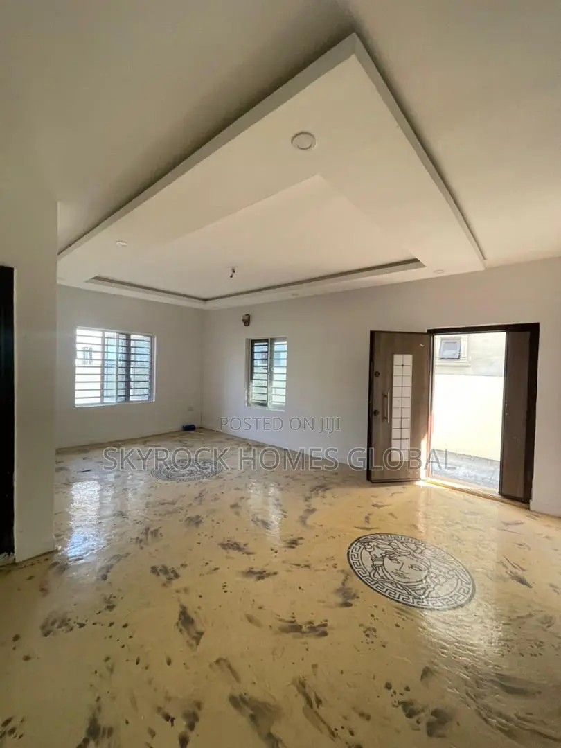 3 Bedroom Maisonette