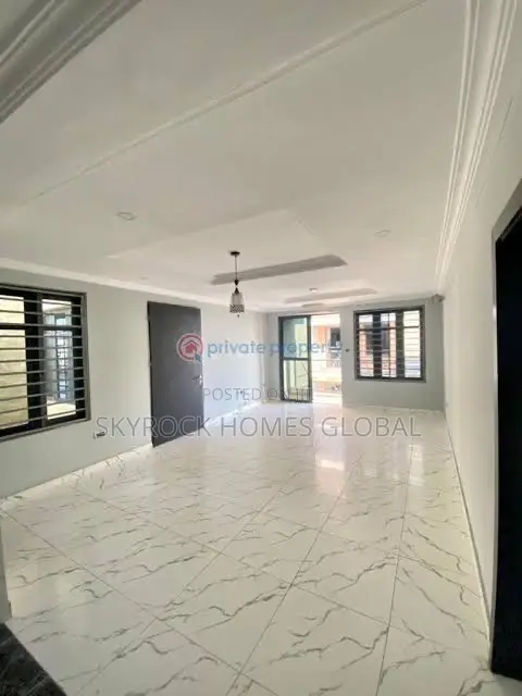3bdrm Block of Flats in Igbo-efon for rent