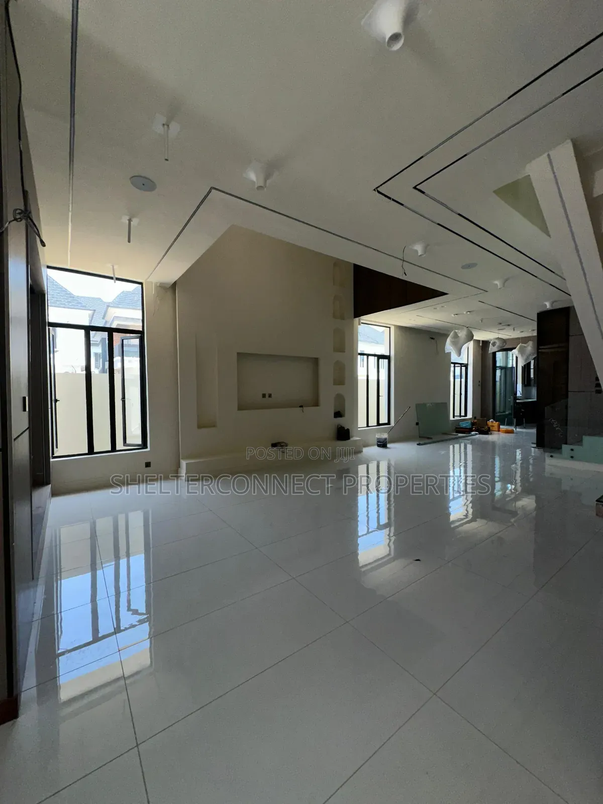 5bdrm Duplex in Off Lekki-Epe Expressway for sale