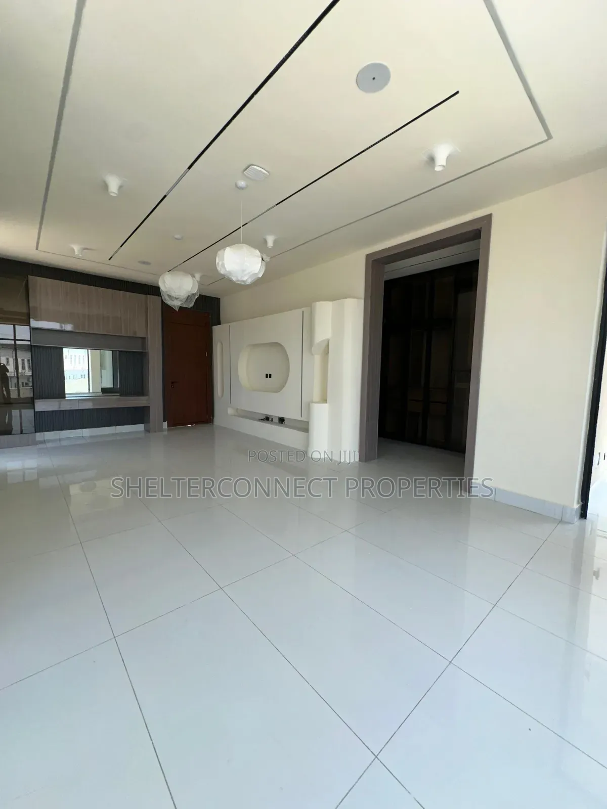 5bdrm Duplex in Off Lekki-Epe Expressway for sale