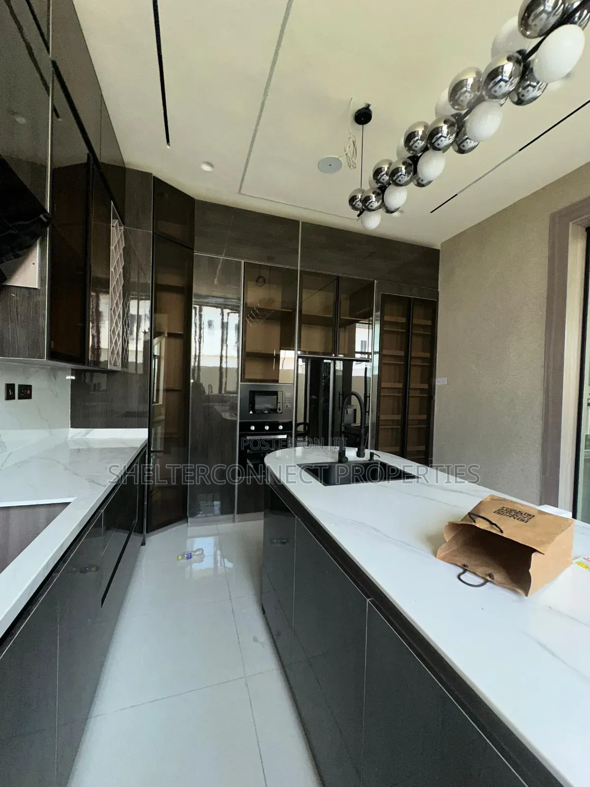 5bdrm Duplex in Off Lekki-Epe Expressway for sale