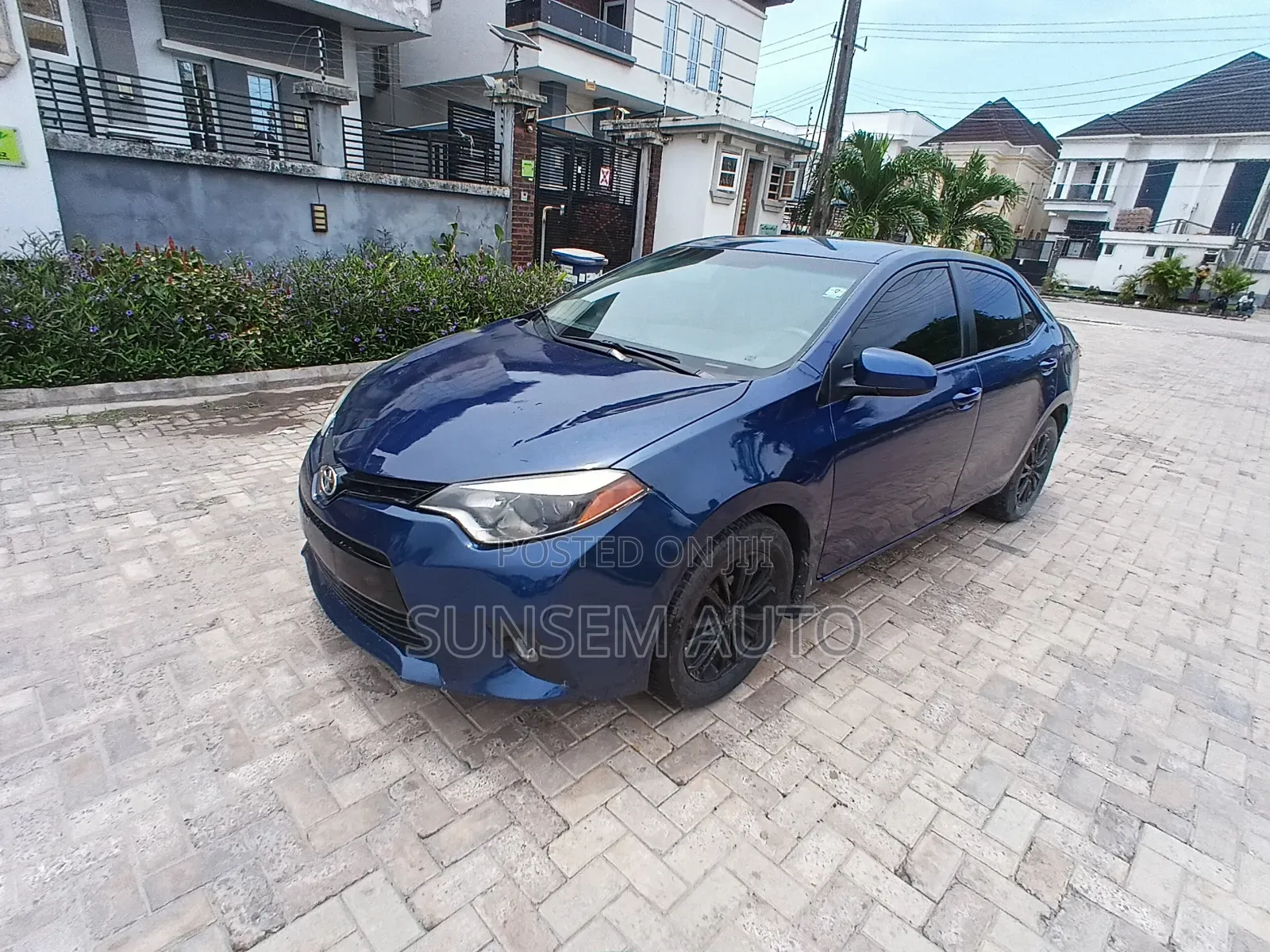Toyota Corolla LE 4dr Sedan (1.8L 4cyl CVT) 2015 Blue