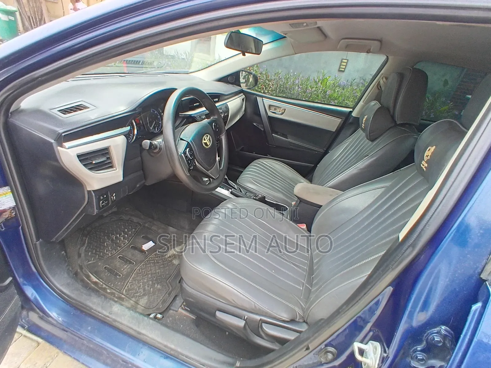Toyota Corolla LE 4dr Sedan (1.8L 4cyl CVT) 2015 Blue